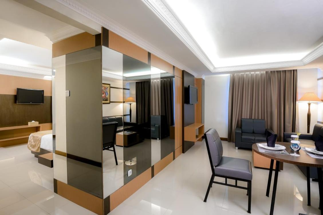 D'Senopati Malioboro Grand Hotel Γιογκιακάρτα Εξωτερικό φωτογραφία