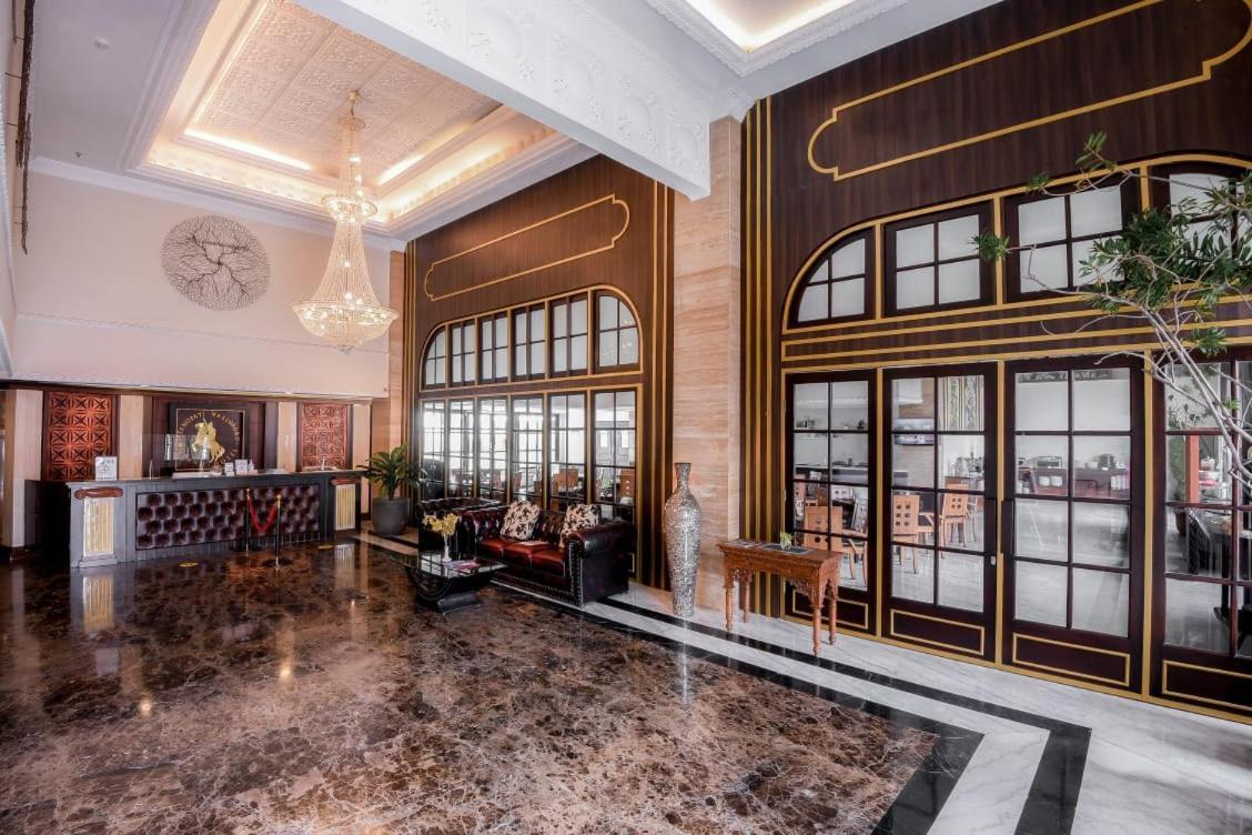 D'Senopati Malioboro Grand Hotel Γιογκιακάρτα Εξωτερικό φωτογραφία