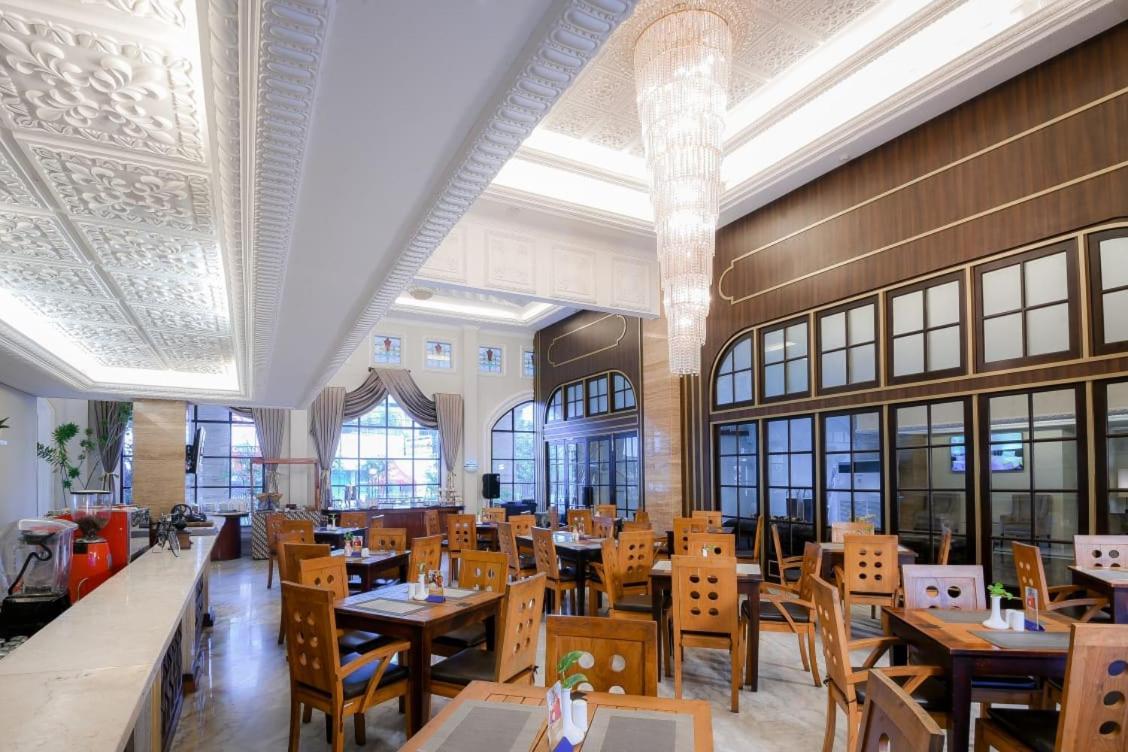 D'Senopati Malioboro Grand Hotel Γιογκιακάρτα Εξωτερικό φωτογραφία