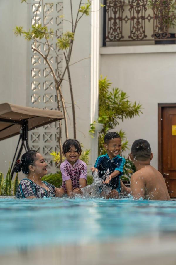 D'Senopati Malioboro Grand Hotel Γιογκιακάρτα Εξωτερικό φωτογραφία