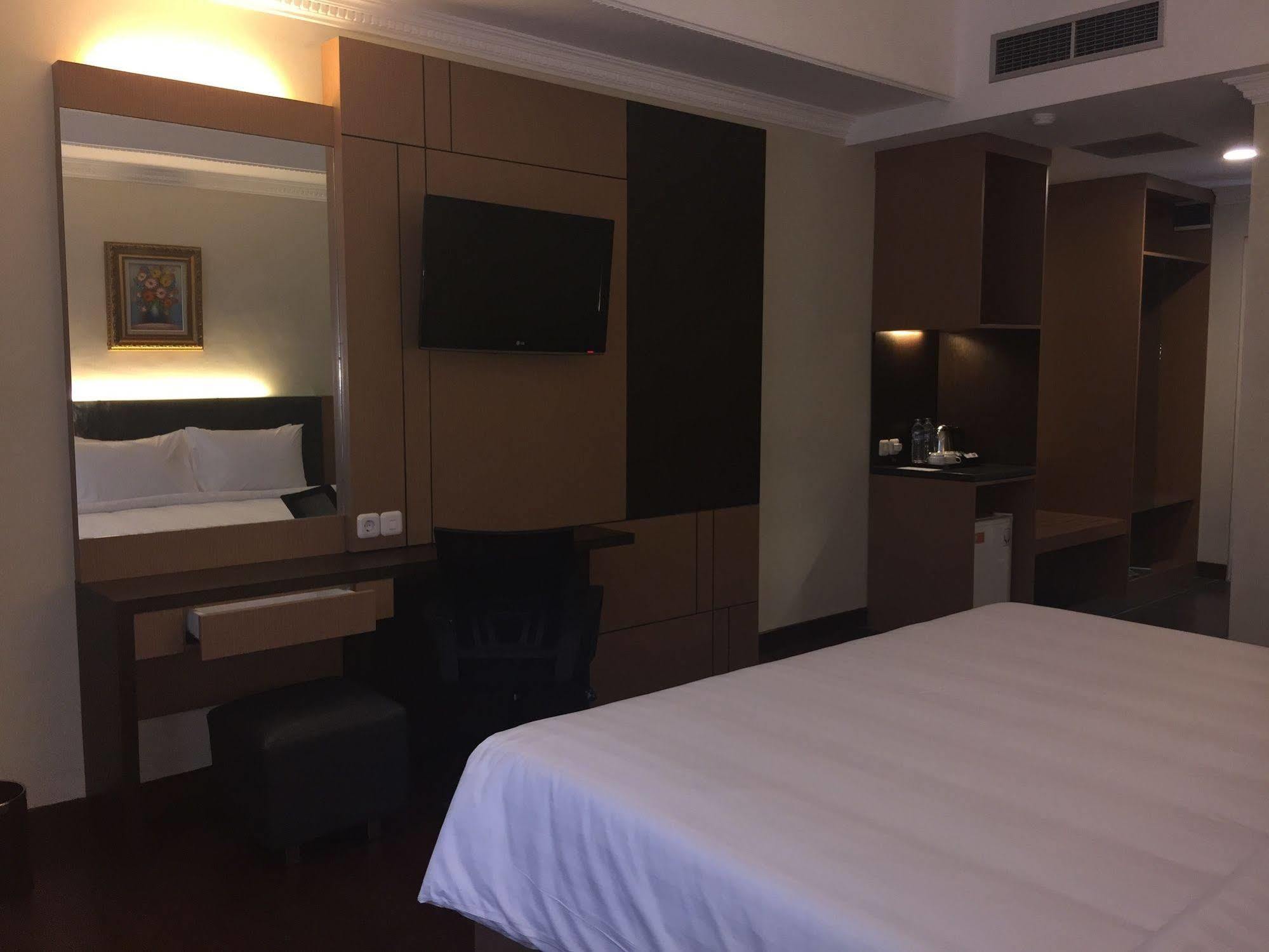 D'Senopati Malioboro Grand Hotel Γιογκιακάρτα Εξωτερικό φωτογραφία