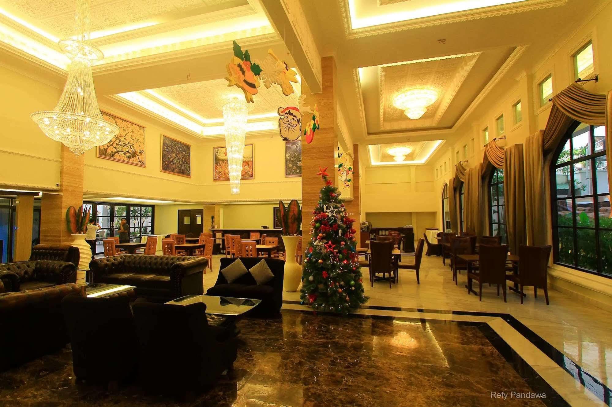 D'Senopati Malioboro Grand Hotel Γιογκιακάρτα Εξωτερικό φωτογραφία