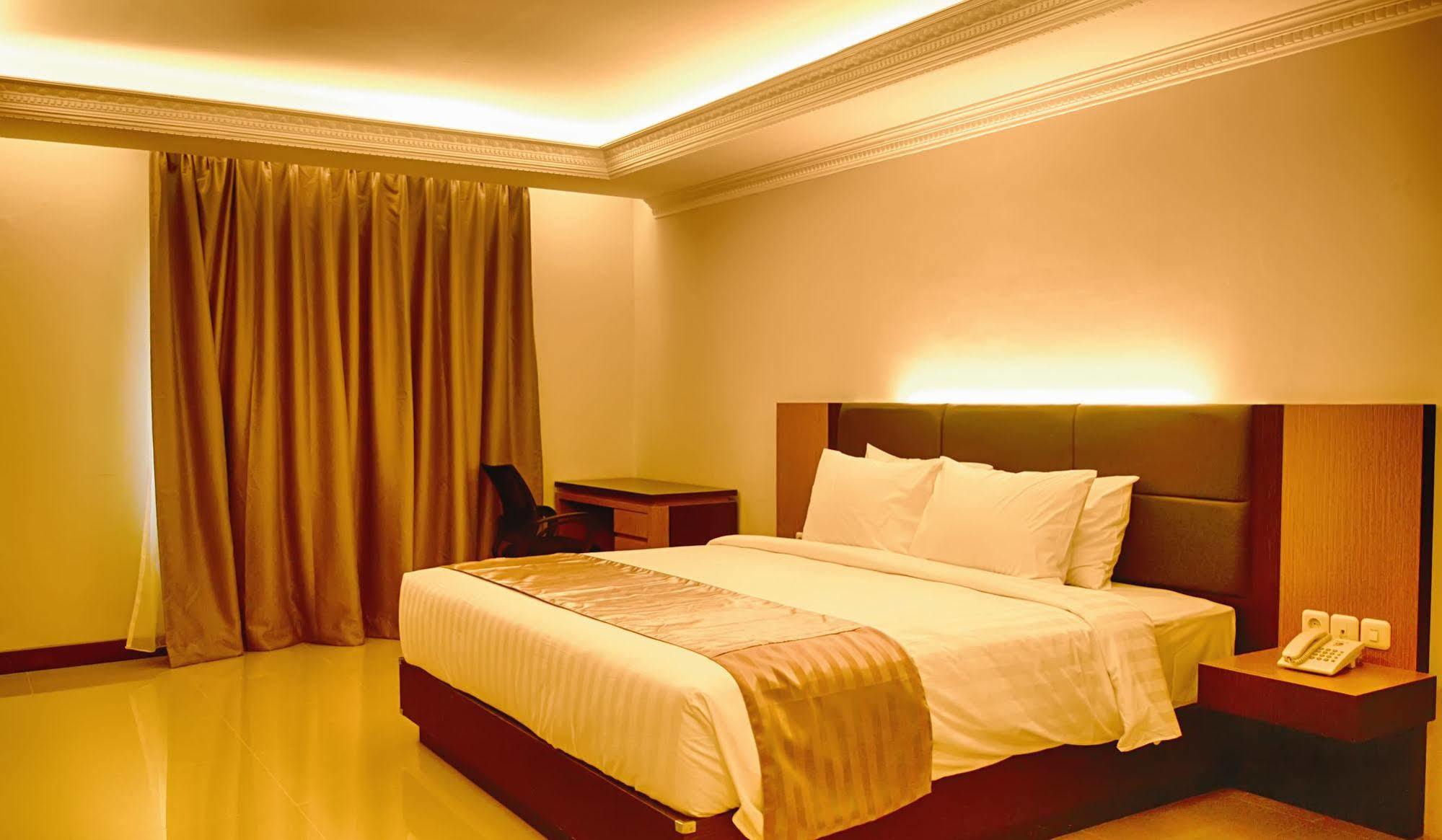 D'Senopati Malioboro Grand Hotel Γιογκιακάρτα Εξωτερικό φωτογραφία